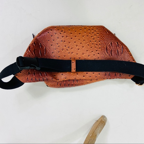 Faux alligator vegan leather fanny pack Large - Picture 6 of 7